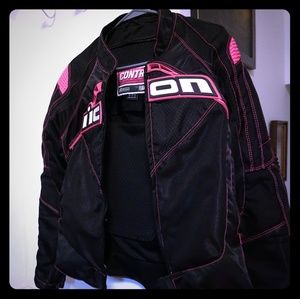 IICon Contra jacket with

removeable liner 